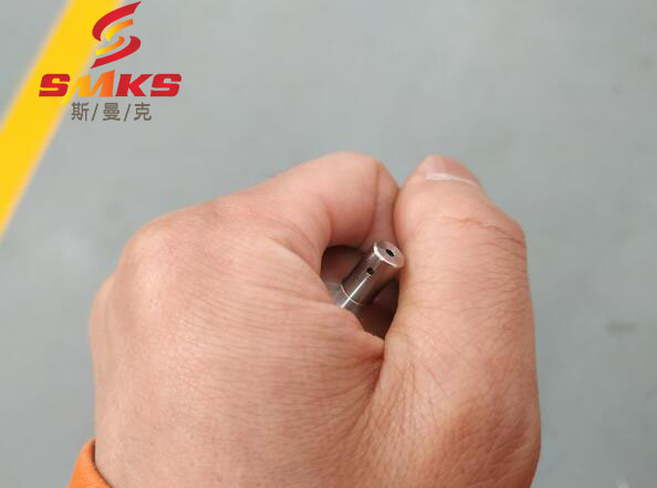 <a href='http://www.yzsqyb.com' target='_blank'><u>流體拋光機</u></a>在去除小孔相交處毛刺的應用